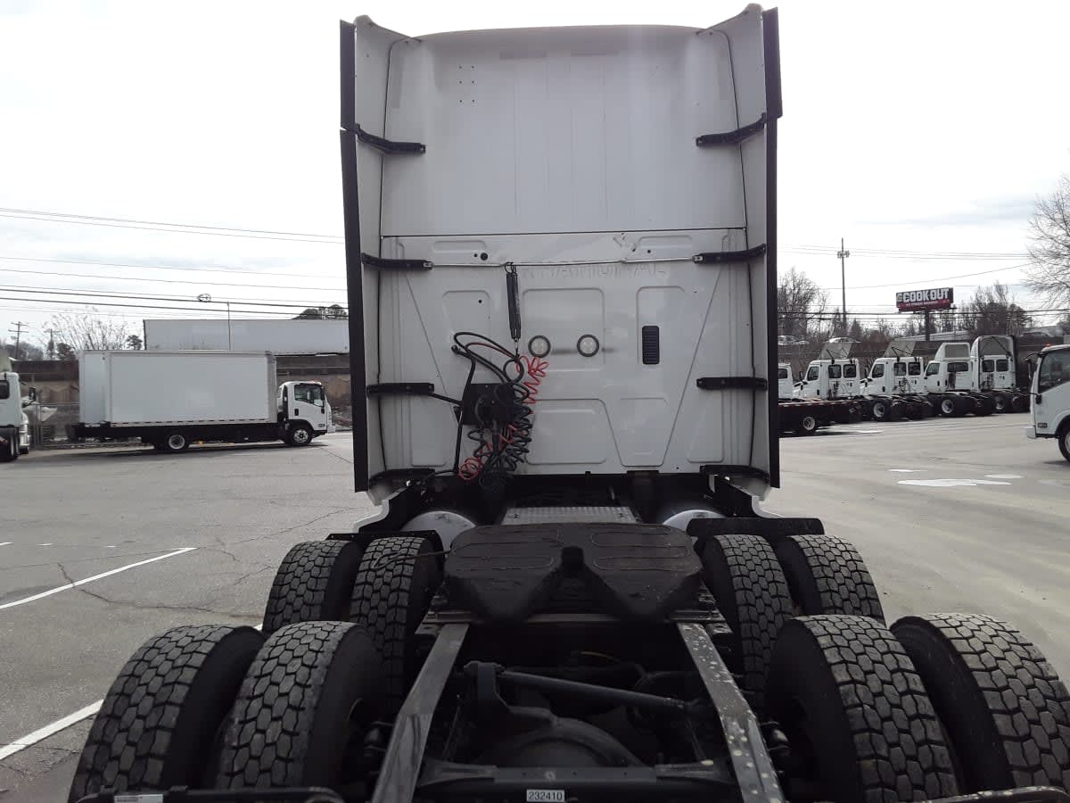 2020 International - image 5