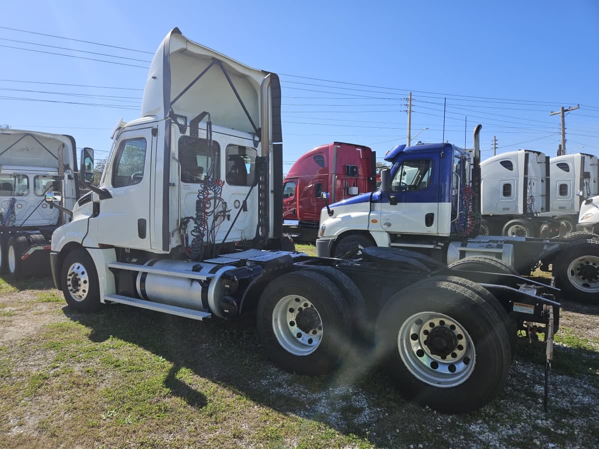 2021 Freightliner - image 6