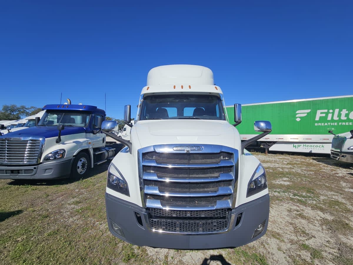 2021 Freightliner - image 2