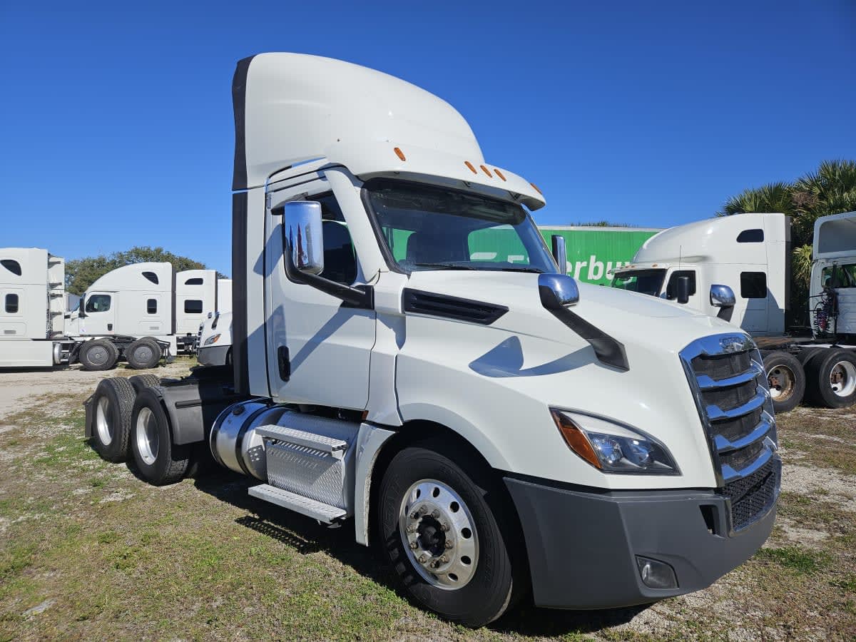 2021 Freightliner - image 3