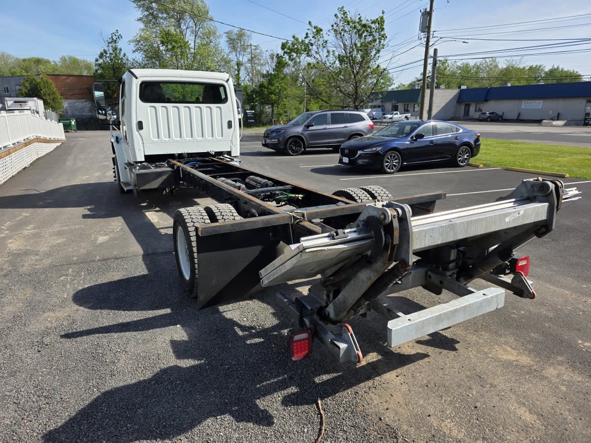 2021 Freightliner/Mercedes M2 106 232922