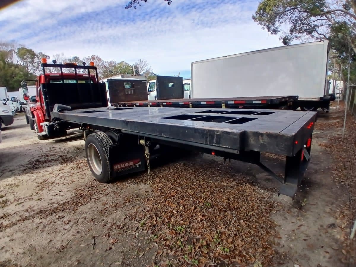 2020 Freightliner/Mercedes M2 106 233027