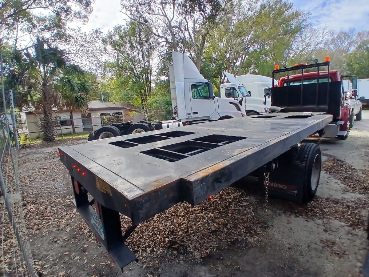 2020 Freightliner/Mercedes M2 106 233027