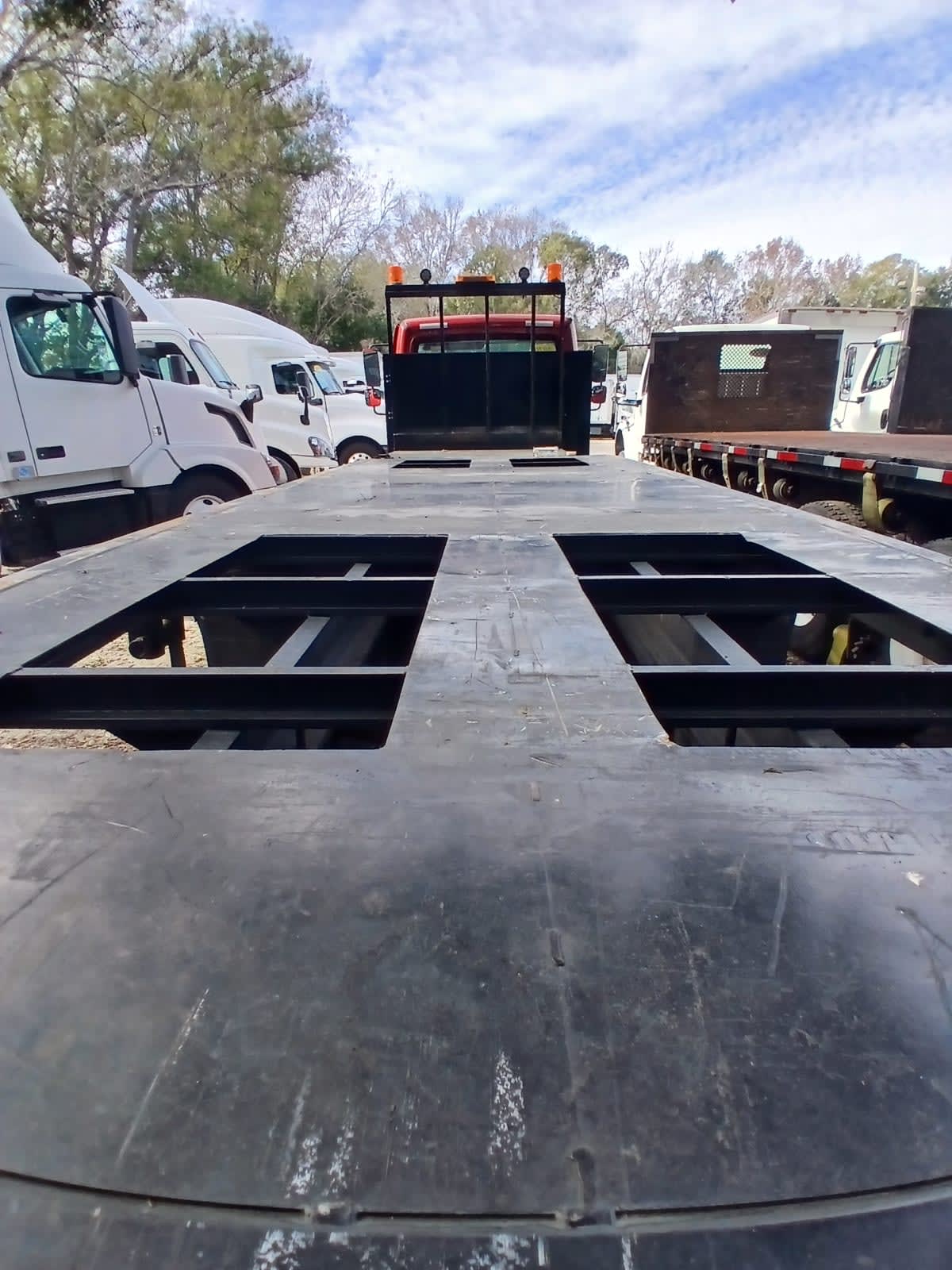 2020 Freightliner/Mercedes M2 106 233027