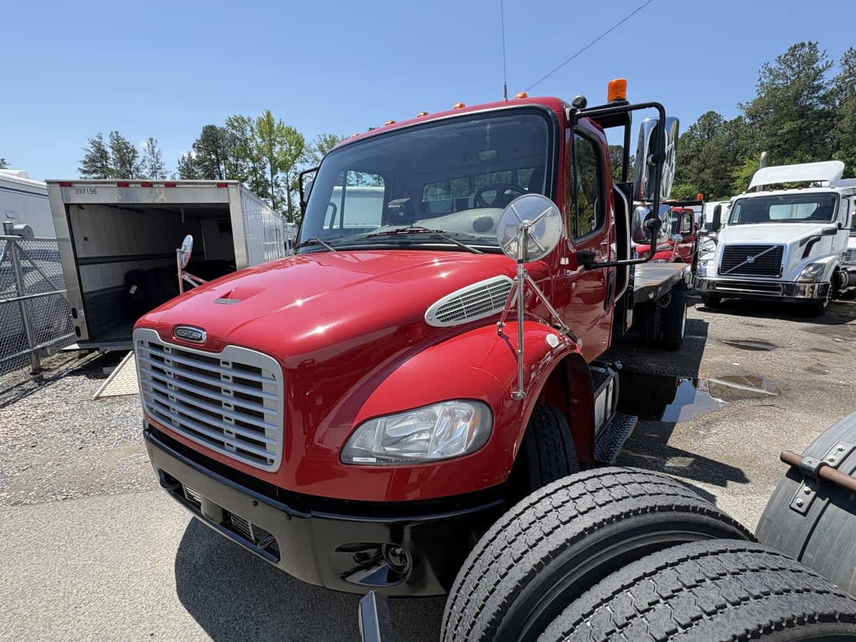 2020 Freightliner/Mercedes M2 106 233069