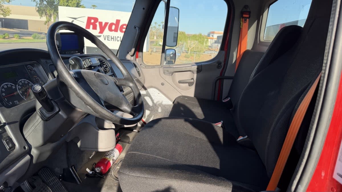 2020 Freightliner/Mercedes M2 106 233103