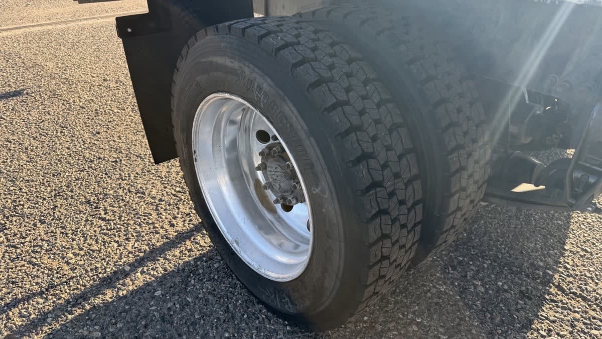 2020 Freightliner/Mercedes M2 106 233103