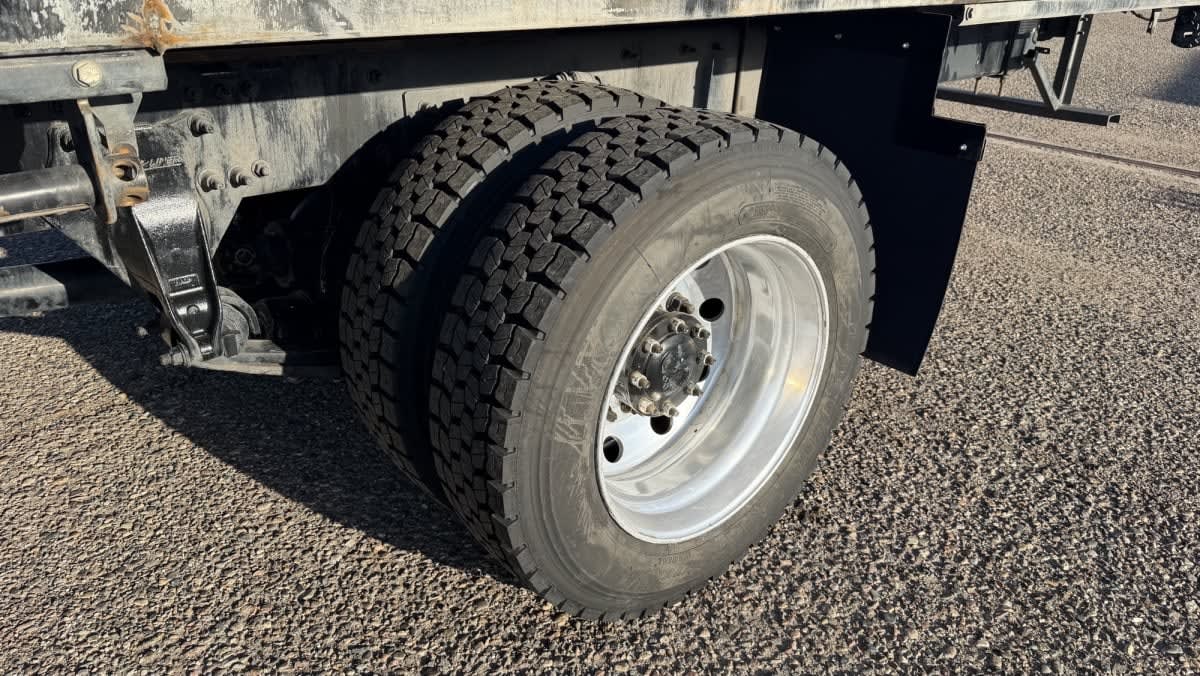 2020 Freightliner/Mercedes M2 106 233103