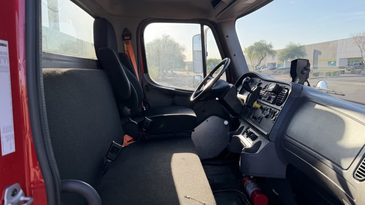 2020 Freightliner/Mercedes M2 106 233103