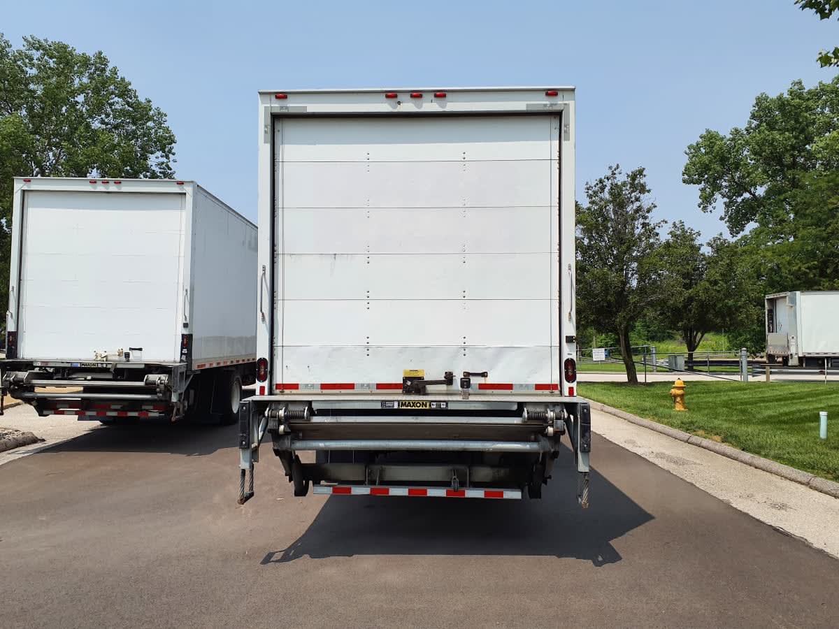 2020 Freightliner M2 106 233304