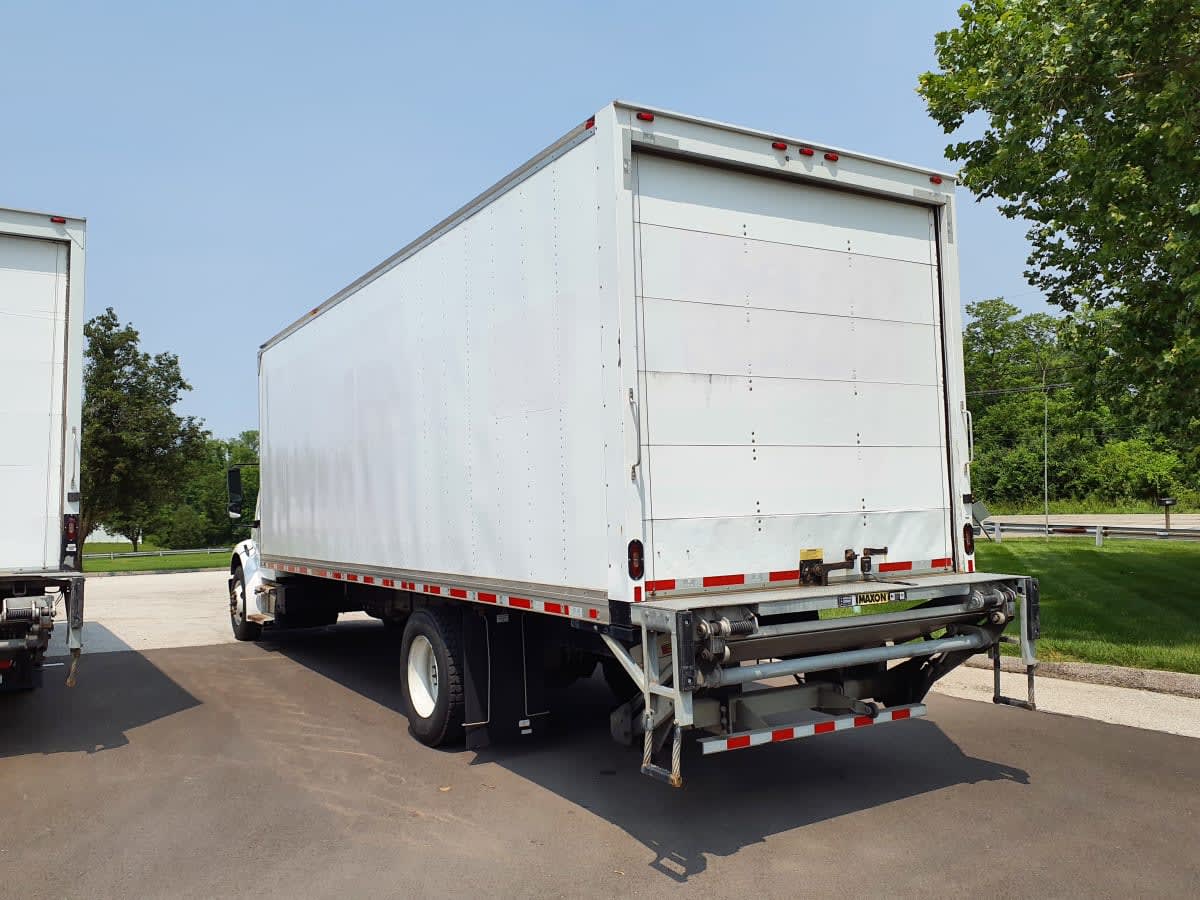 2020 Freightliner M2 106 233304
