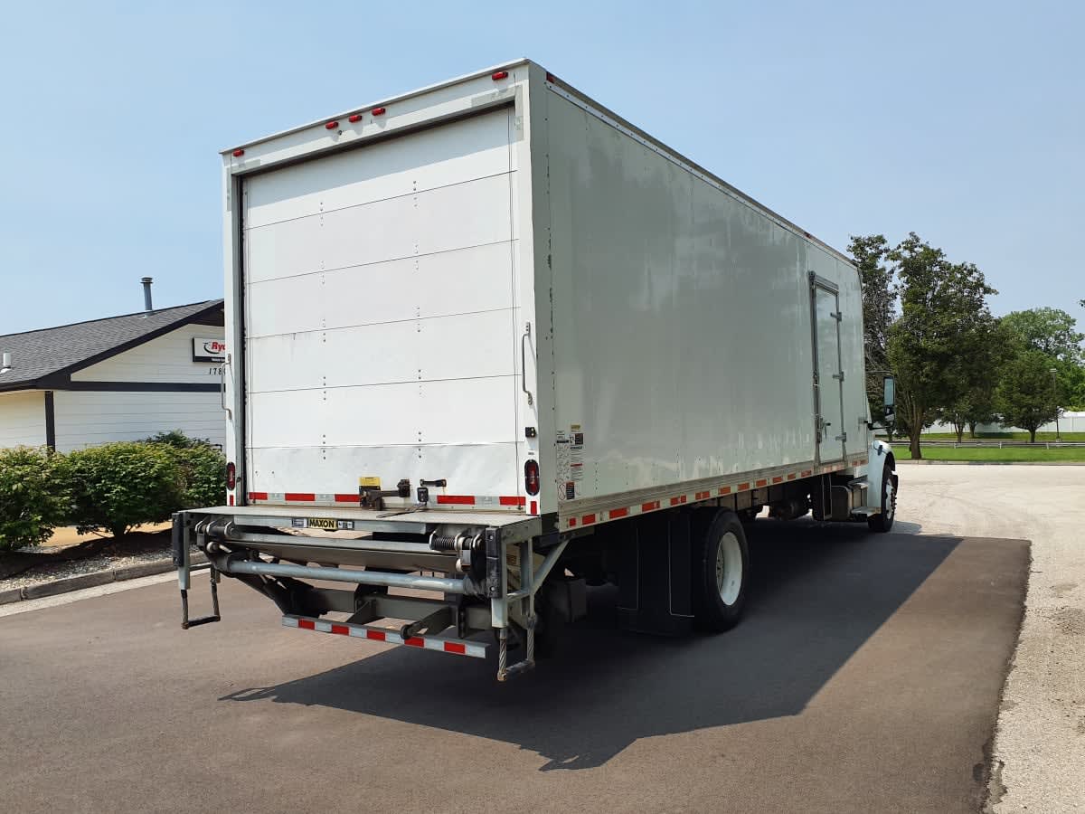 2020 Freightliner M2 106 233304