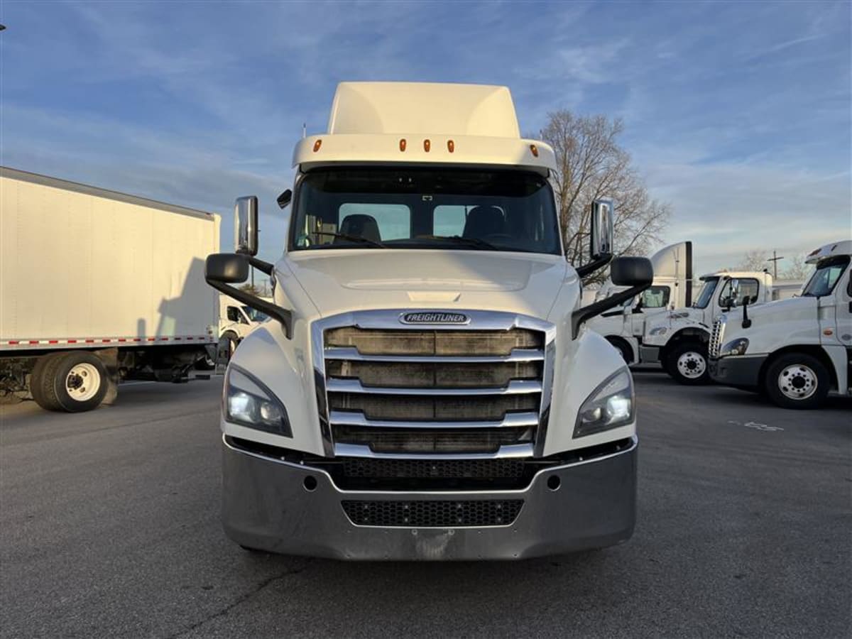 2020 Freightliner - image 2