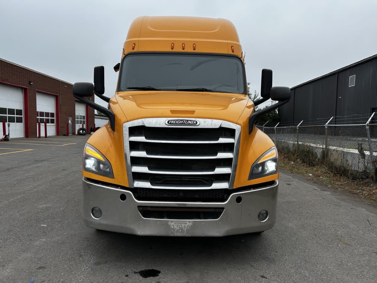 2020 Freightliner NEW CASCADIA 126 233730