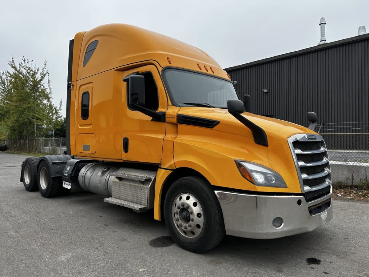 2020 Freightliner NEW CASCADIA 126 233730