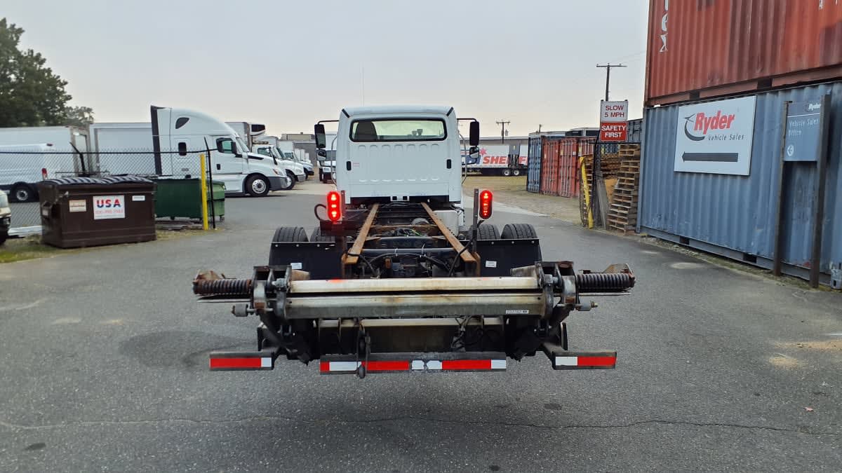 2020 Freightliner M2 106 in Springfield, MA — photo 5