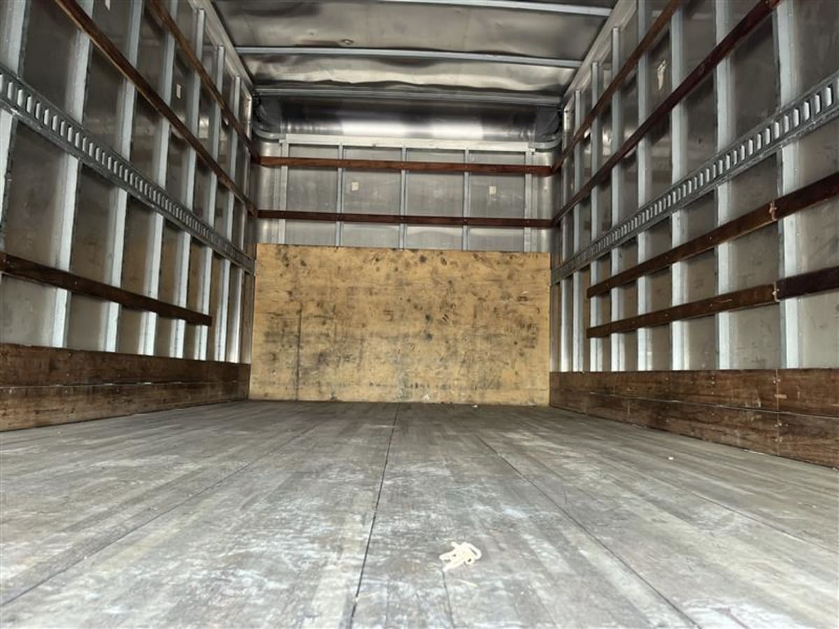 2019 Isuzu NPR HD 233789