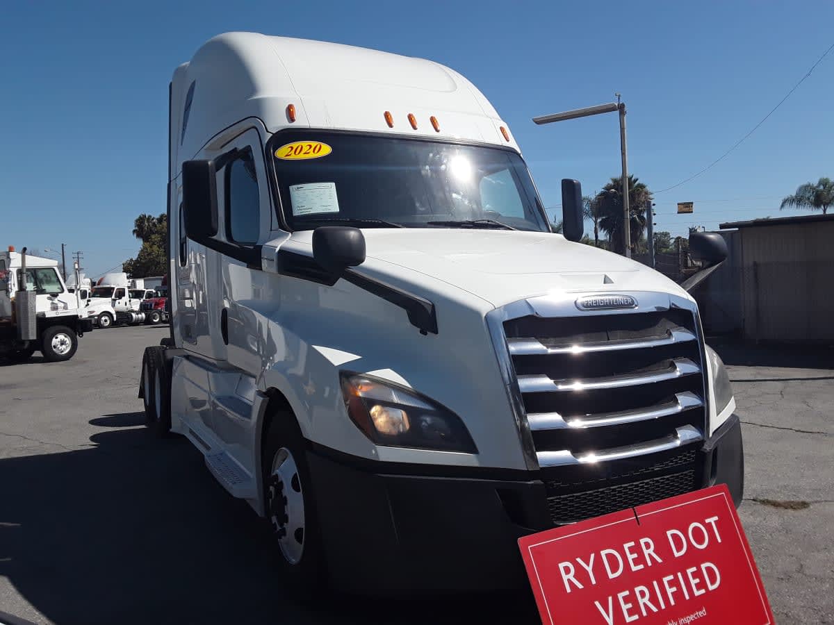 2020 Freightliner Cascadia in Montebello, CA — photo 3