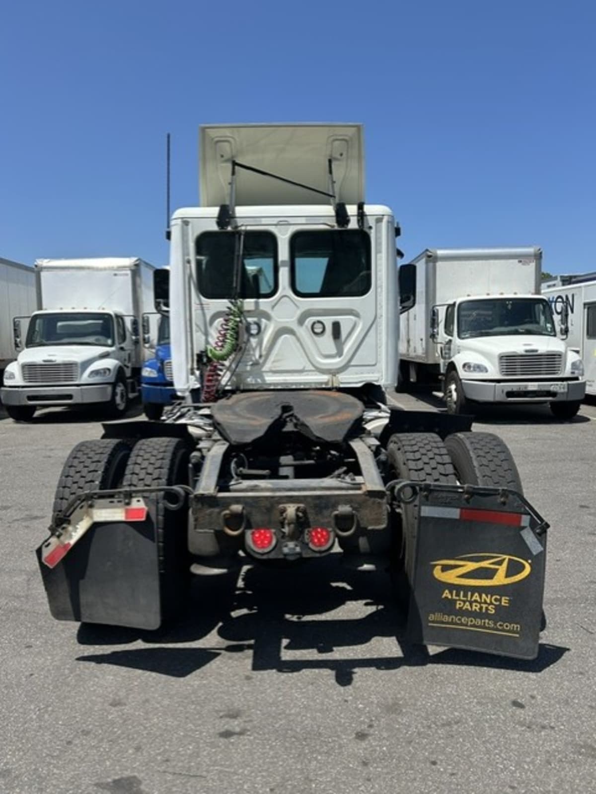 2020 Freightliner Cascadia in Farmingdale, NY — photo 5