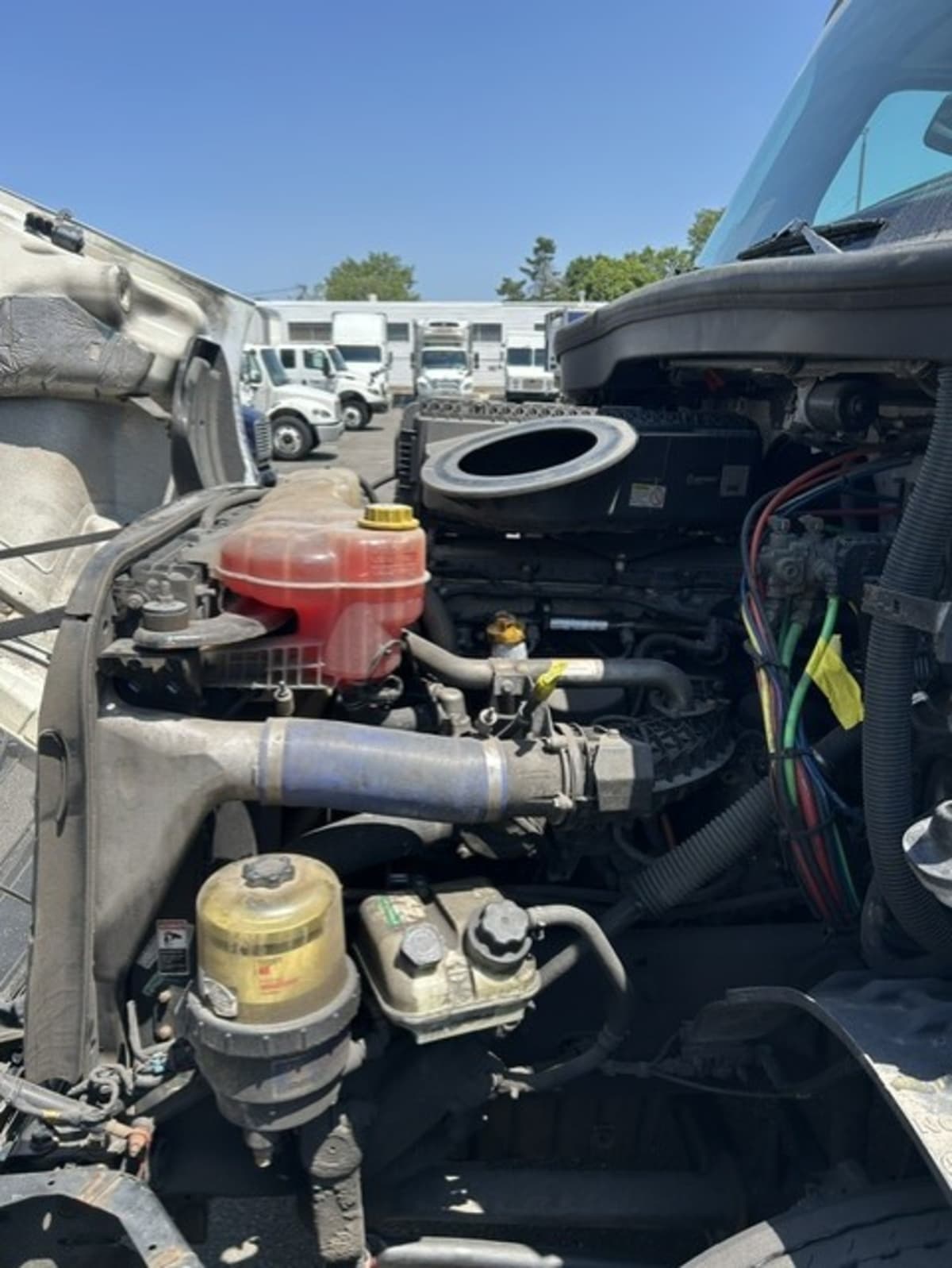 2020 Freightliner Cascadia in Farmingdale, NY — photo 8