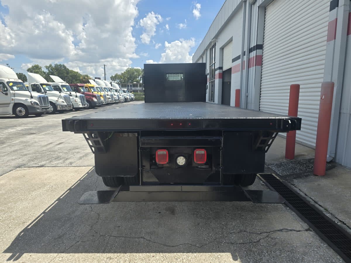 2020 Freightliner M2 106 233875