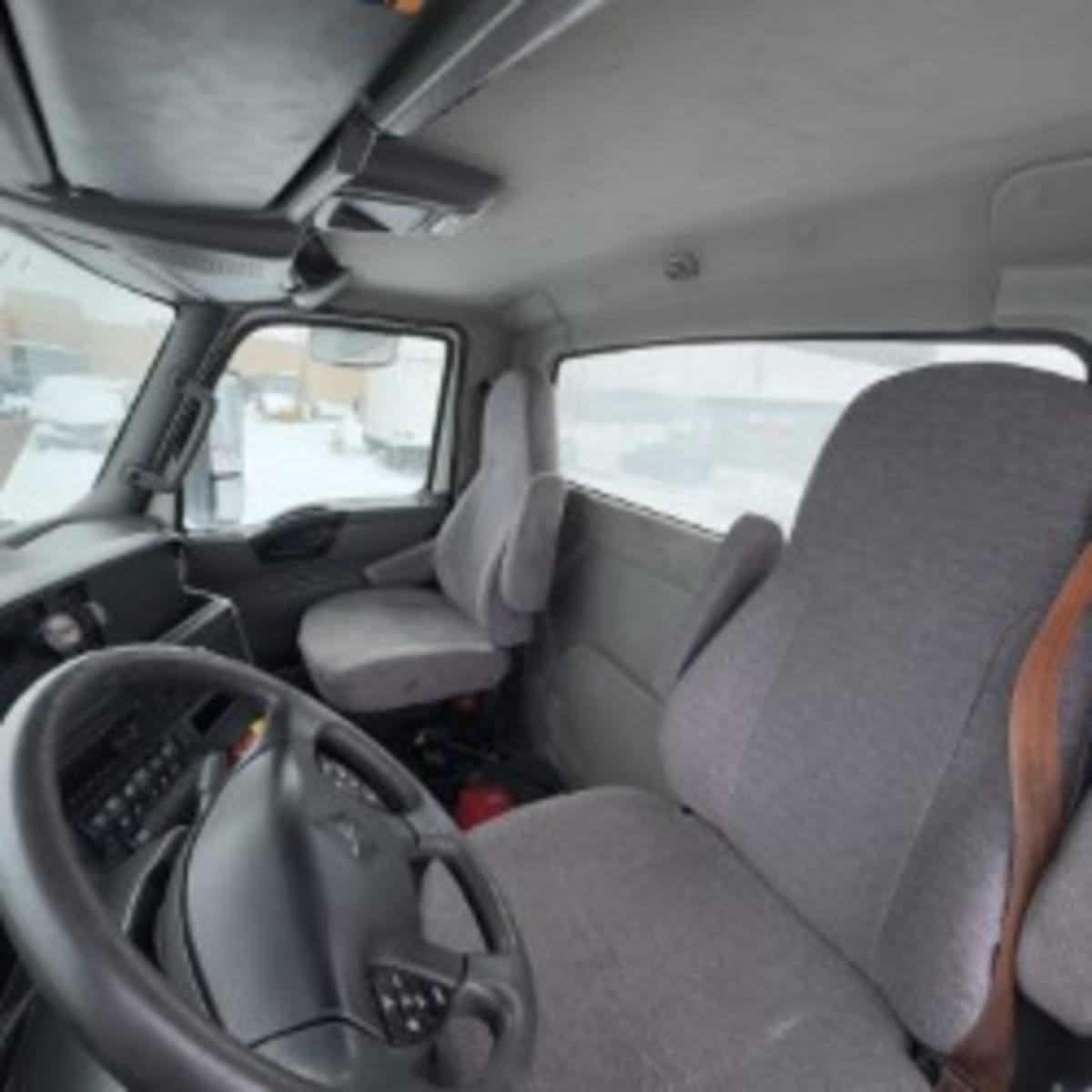 2020 International - image 7