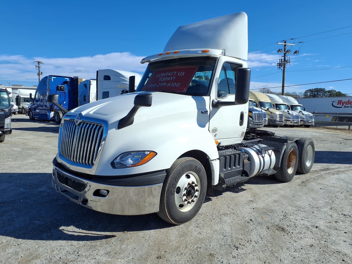 2020 Navistar International LT625 DAYCAB T/A 234093