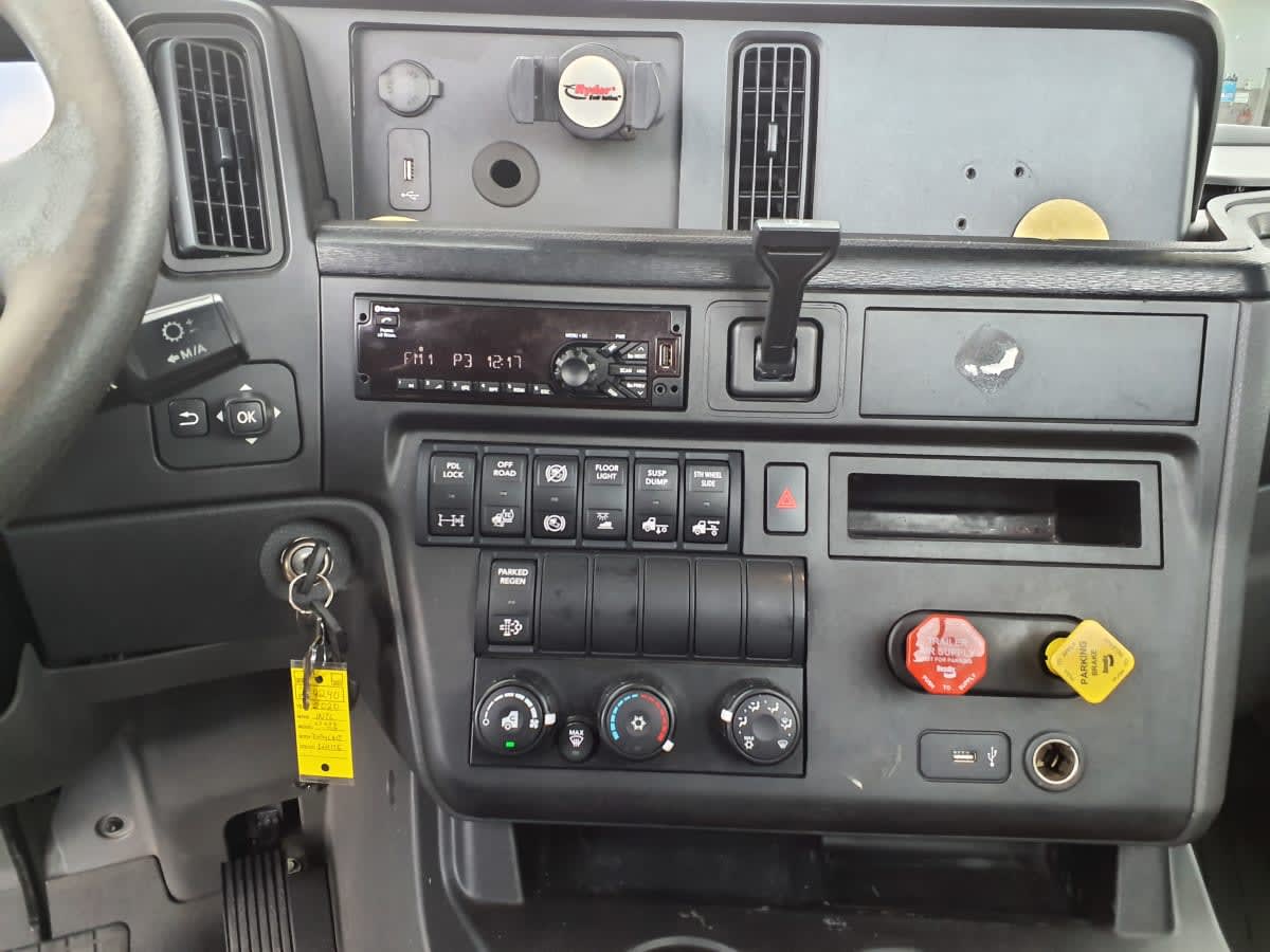 2020 Navistar International LT625 DAYCAB T/A 234240