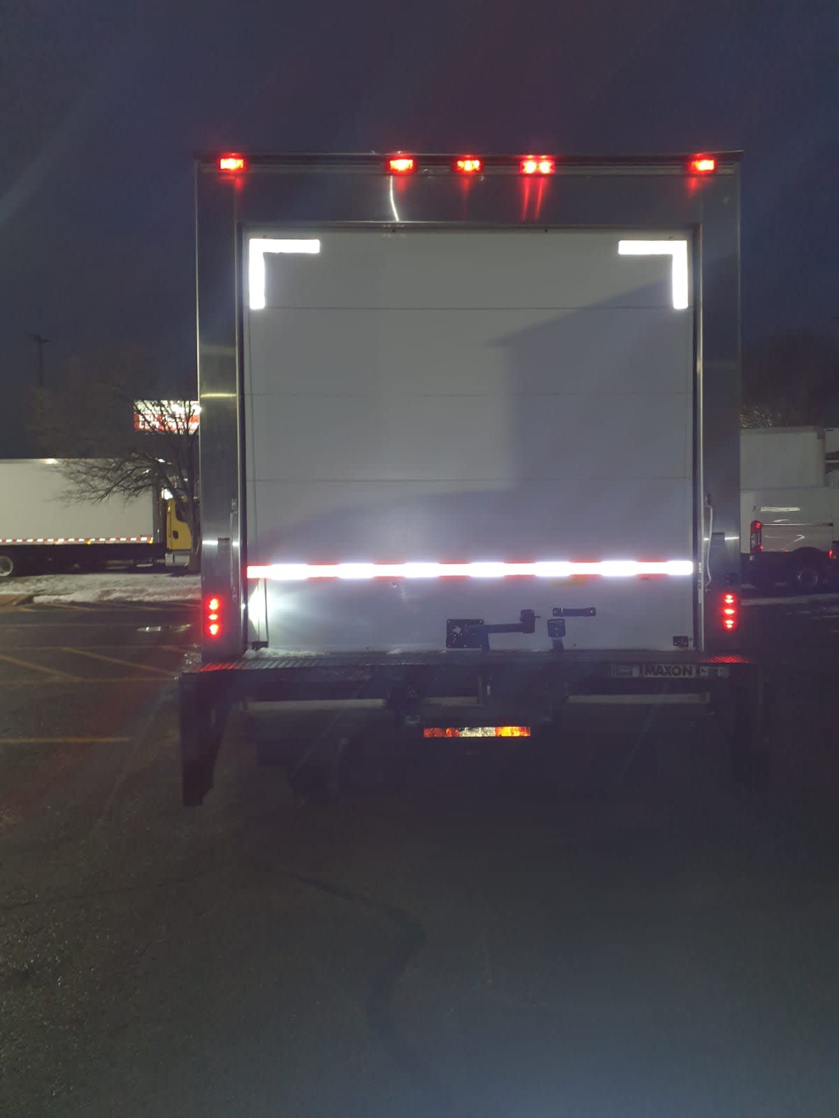 2019 Isuzu NPR - image 5