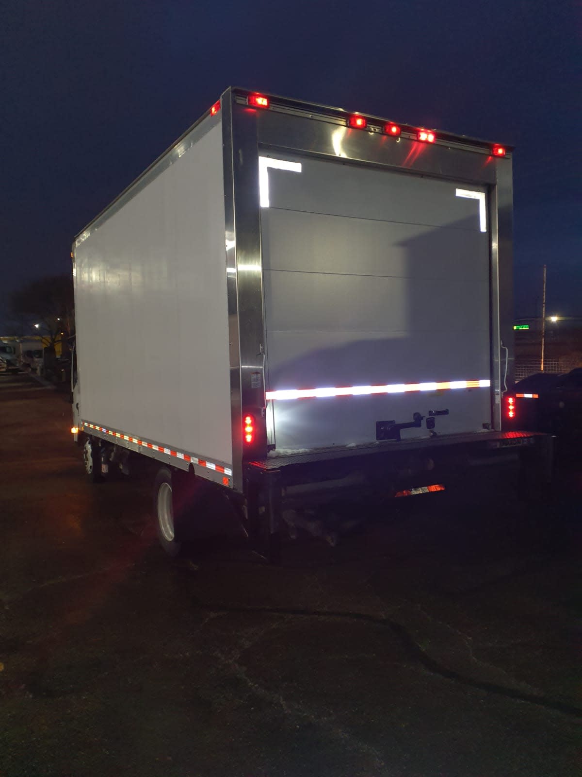 2019 Isuzu NPR - image 6