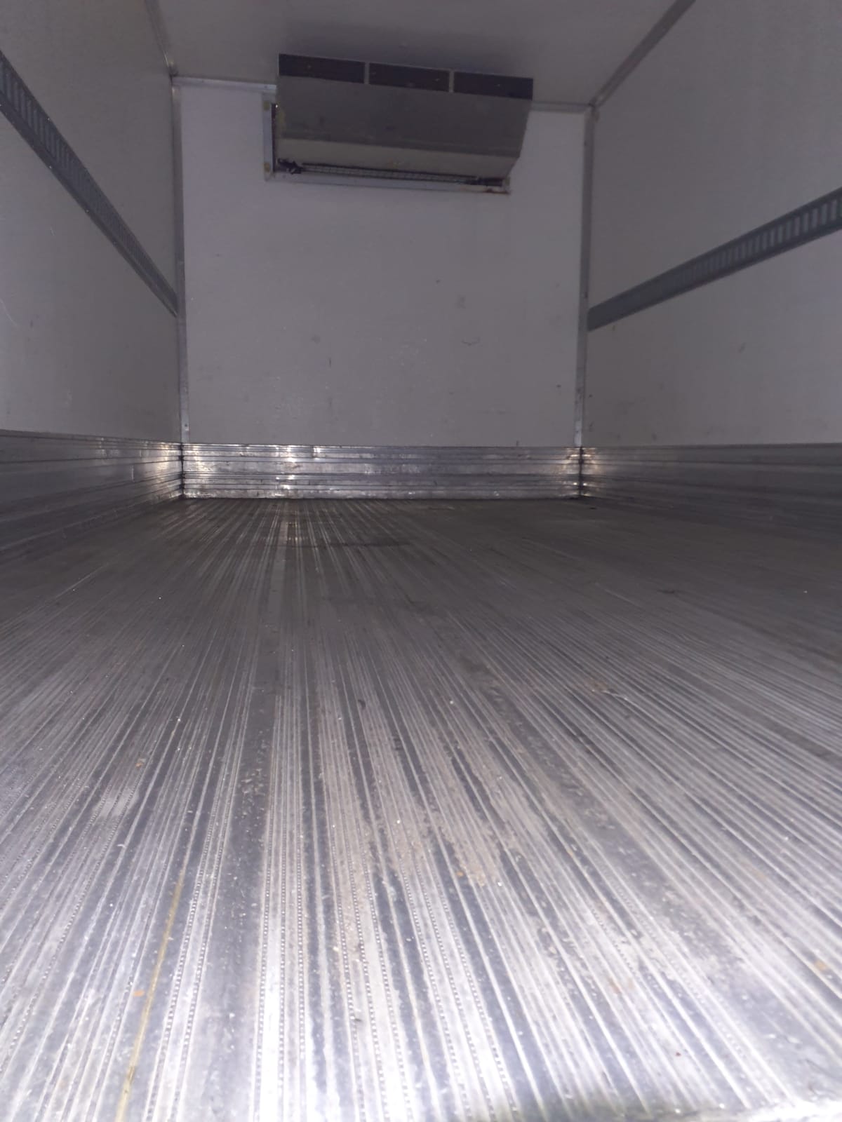 2019 Isuzu NPR - image 9