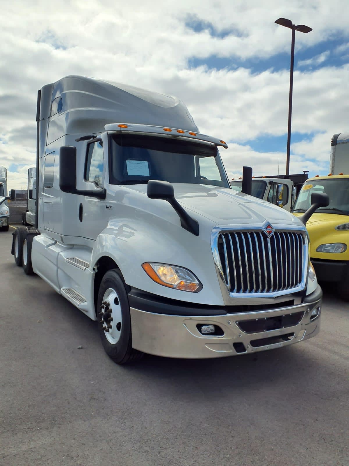 2020 Navistar International LT625 SLPR CAB 234533