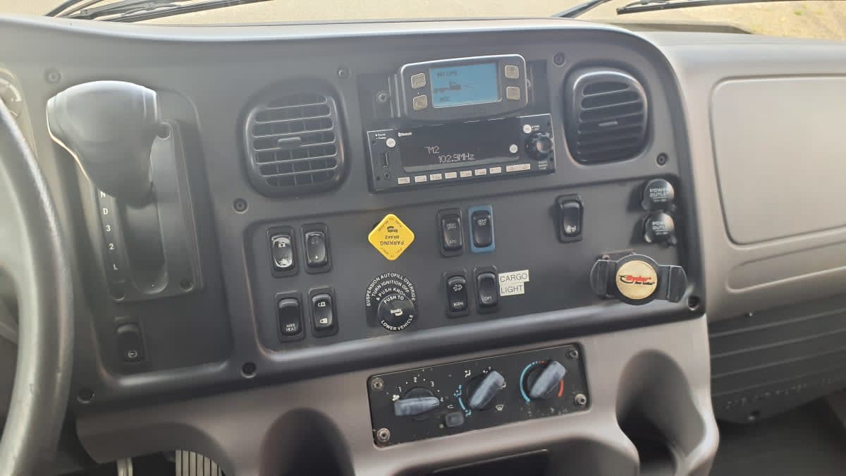 2021 Freightliner/Mercedes M2 106 235377