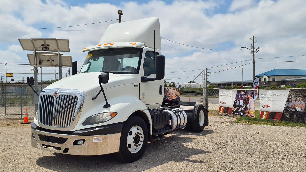 2020 Navistar International RH613 DAYCAB S/A 237906