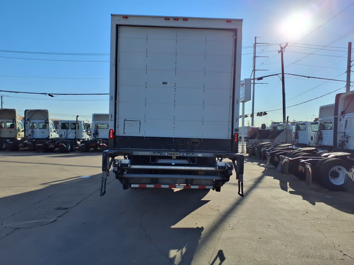 2021 Freightliner M2 106 in Dallas, TX — photo 5