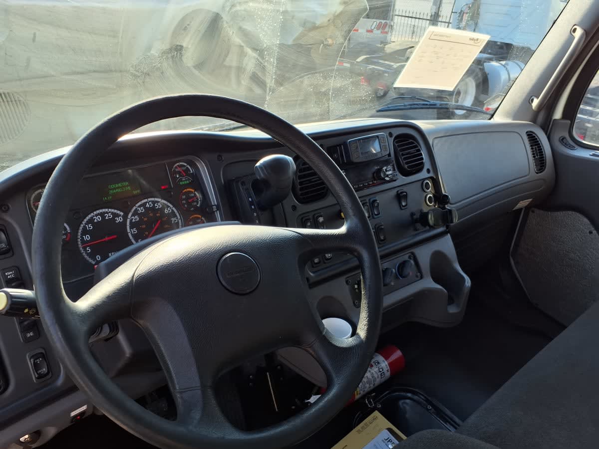 2021 Freightliner M2 106 in Dallas, TX — photo 7