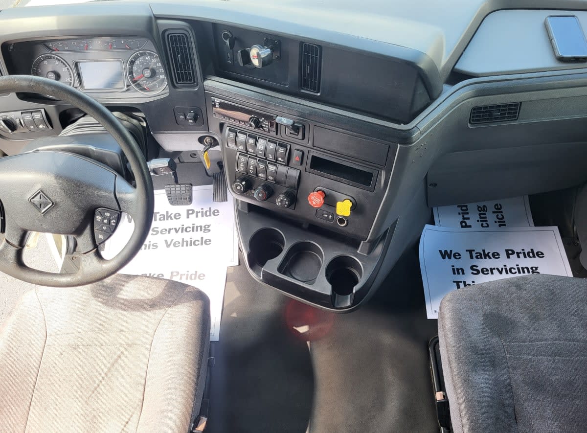 2020 International LT in Jacksonville, FL — photo 7