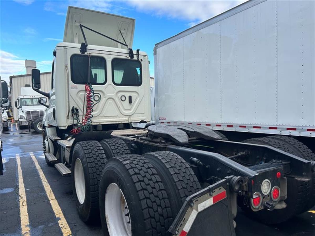 2020 Freightliner/Mercedes NEW CASCADIA PX12664 239031