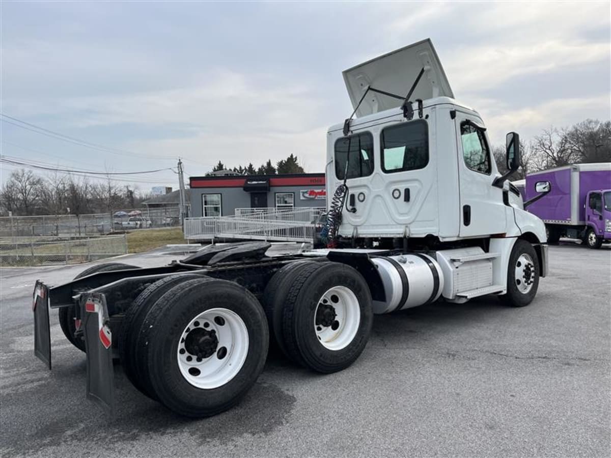 2020 Freightliner - image 4