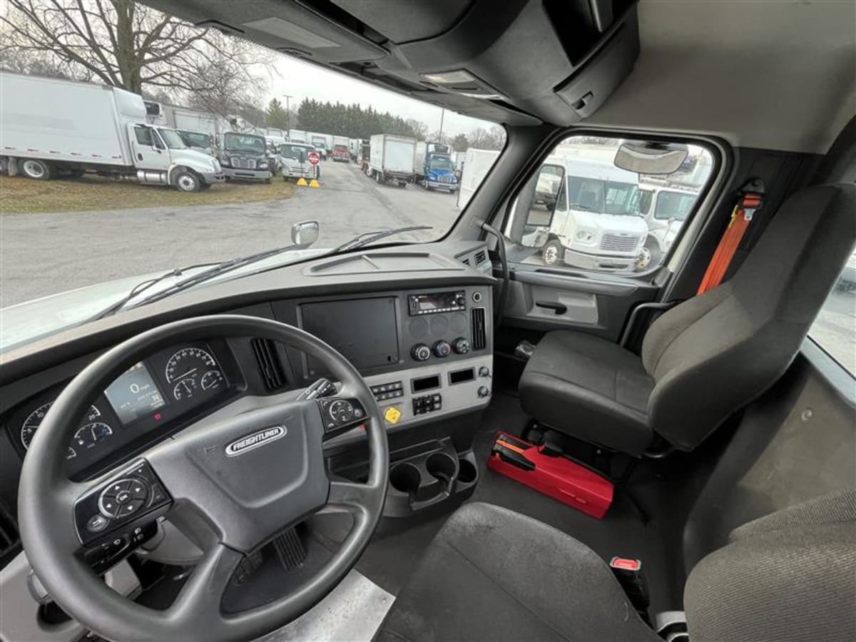 2020 Freightliner - image 7