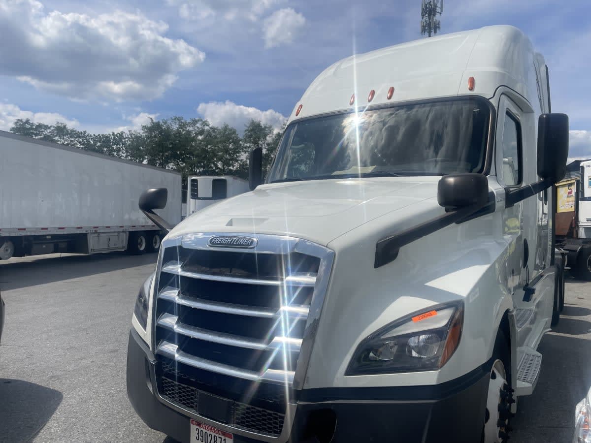 2020 Freightliner Cascadia in Beltsville, MD