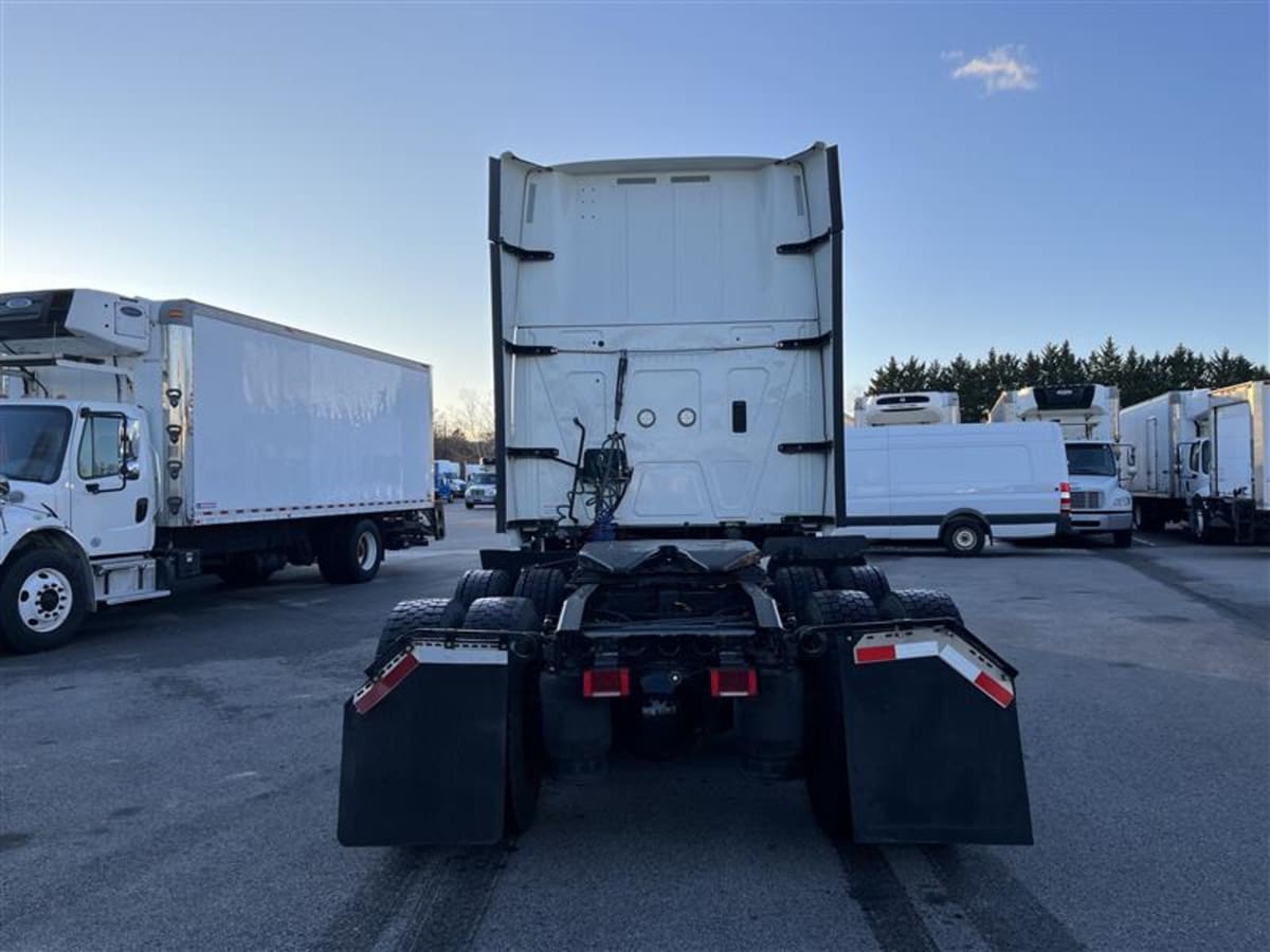 2020 International - image 5