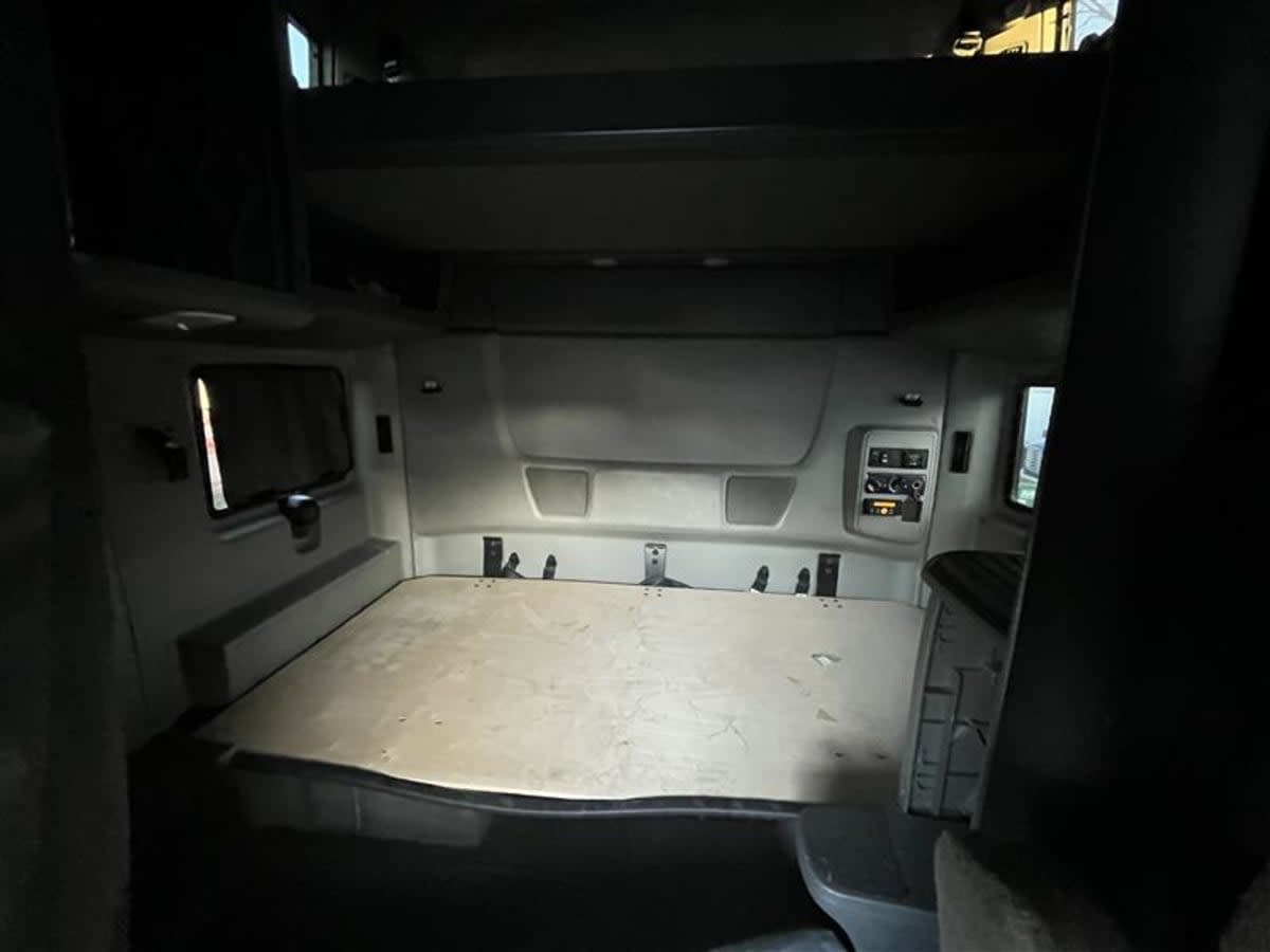 2020 International - image 8