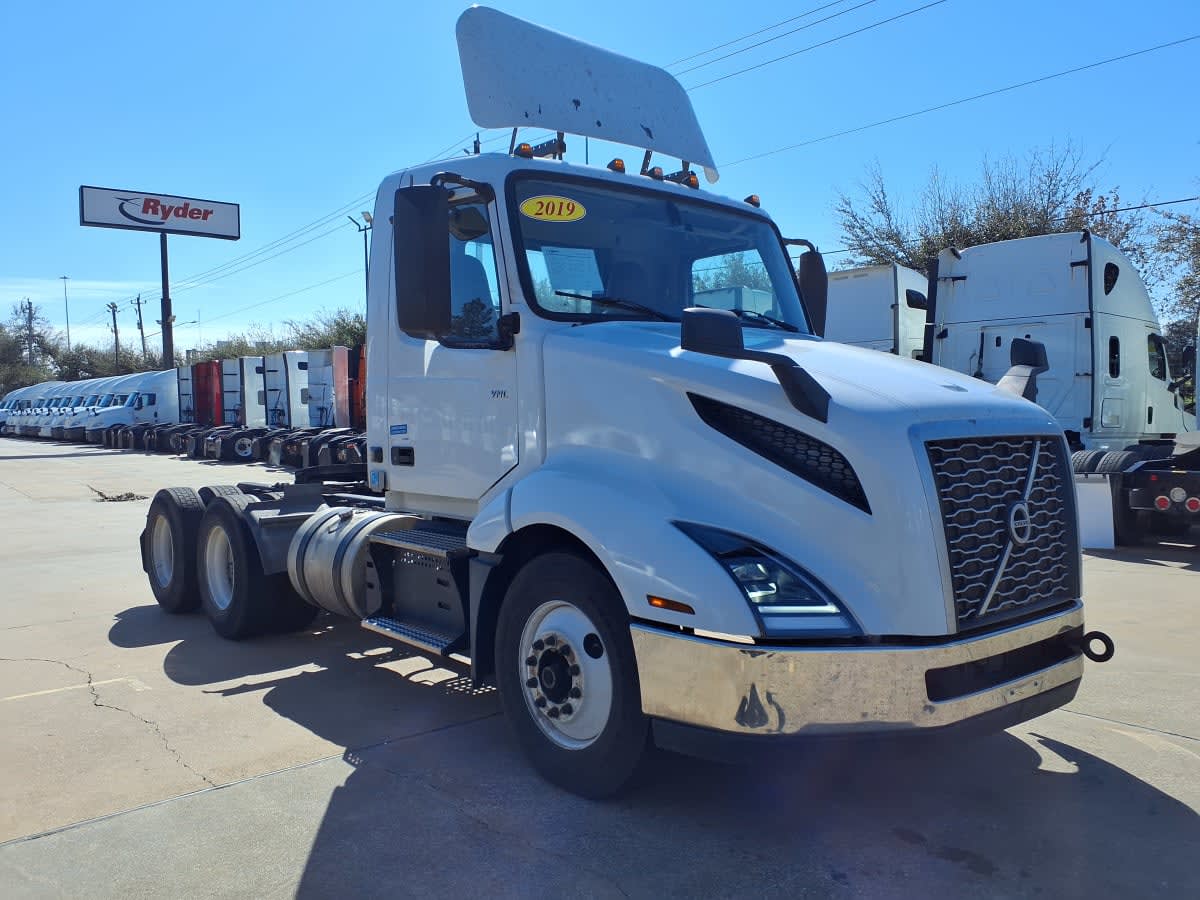 2019 Volvo VNL64T-300 239619