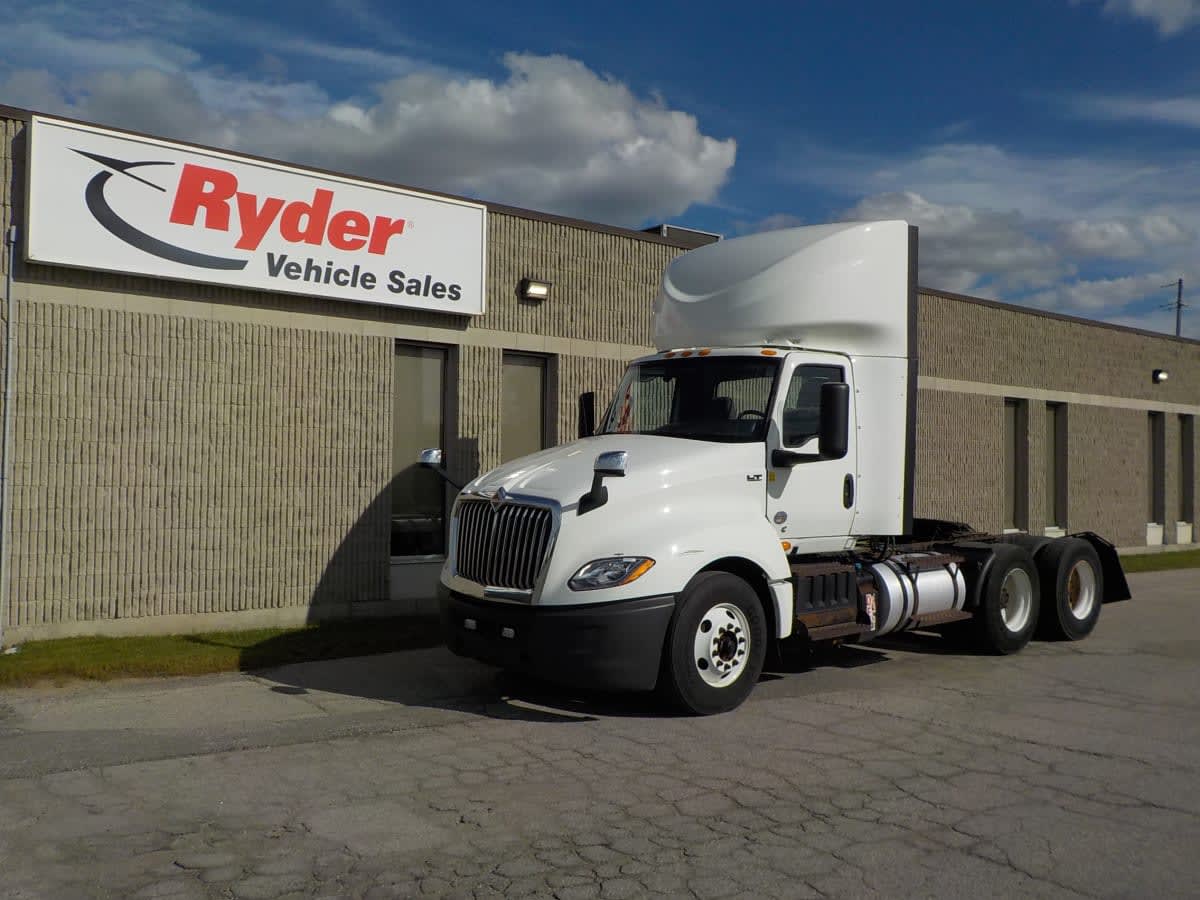 2020 Navistar International LT625 DAYCAB T/A 239647