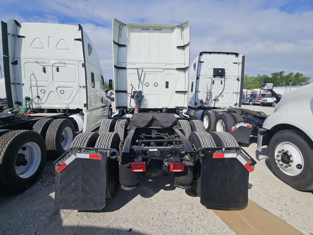 2020 International - image 5