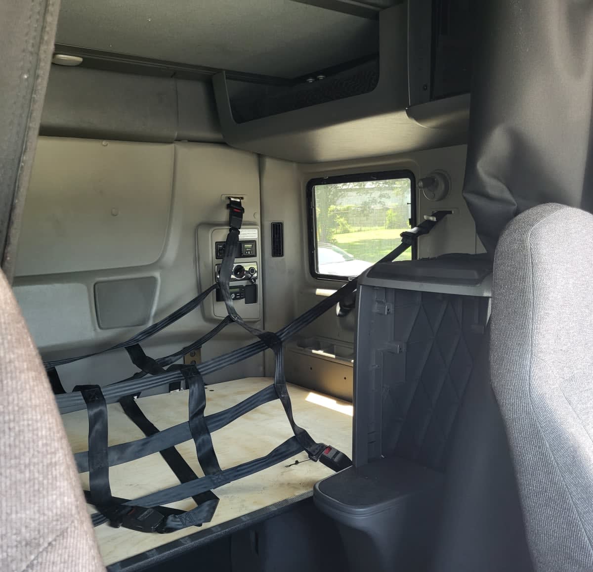 2020 Navistar International LT625 SLPR CAB 240150