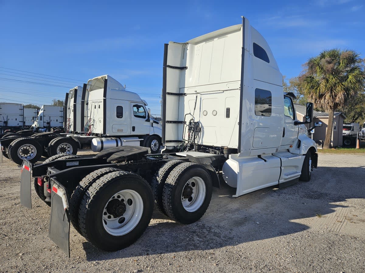 2020 International - image 4