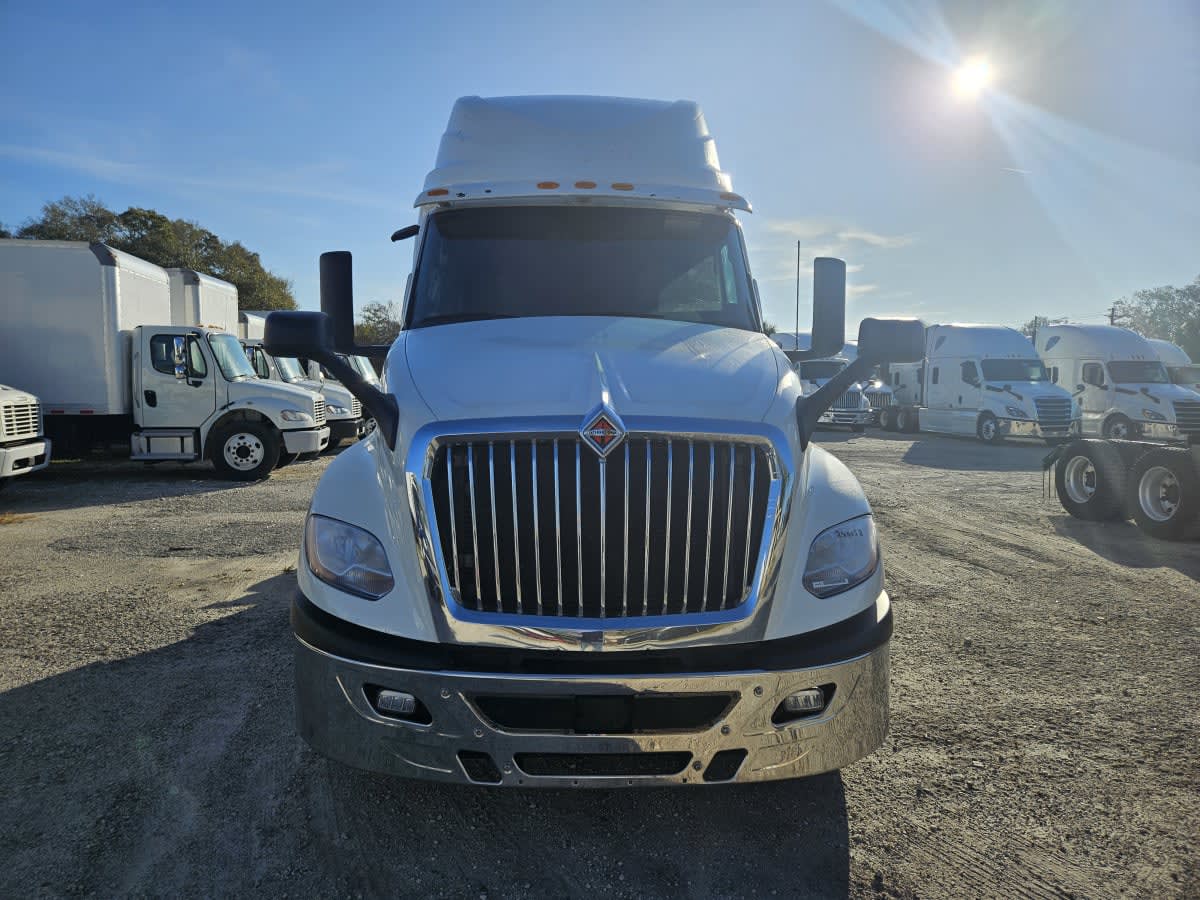 2020 International - image 2