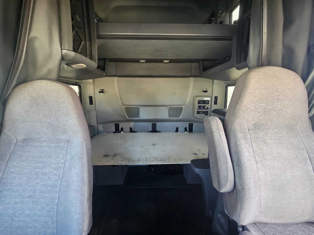 2020 International - image 8